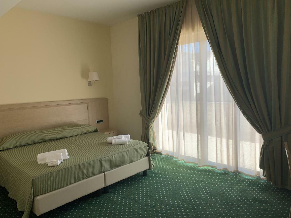 Hotel Palace Gioia Tauro Exterior photo